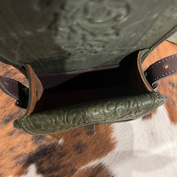 Olive Green Leather Tooled Crossbody Purse - Picture 5 of 6